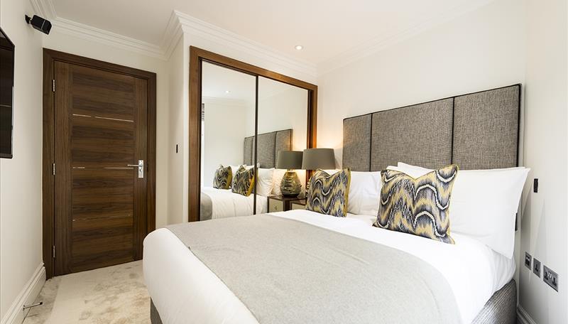 Flat Kensington Gardens Square in City of Westminster