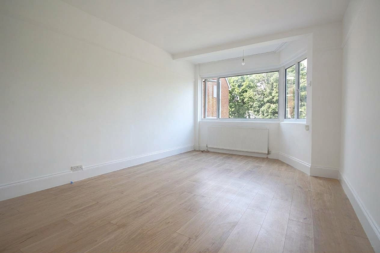 Flat London Road in Greater London