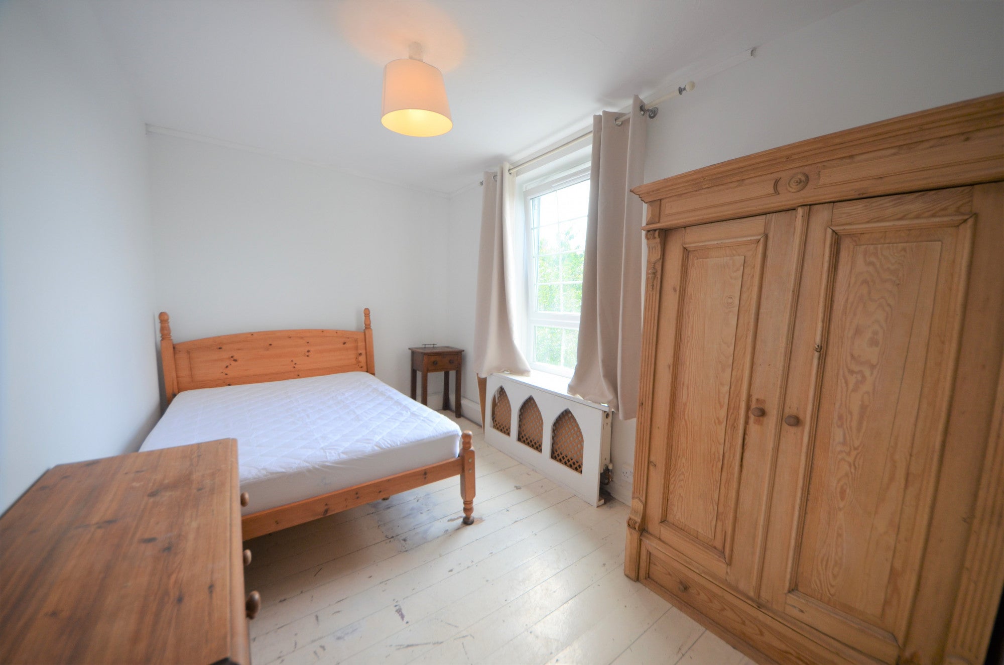 Flat Barnsbury Road in Greater London