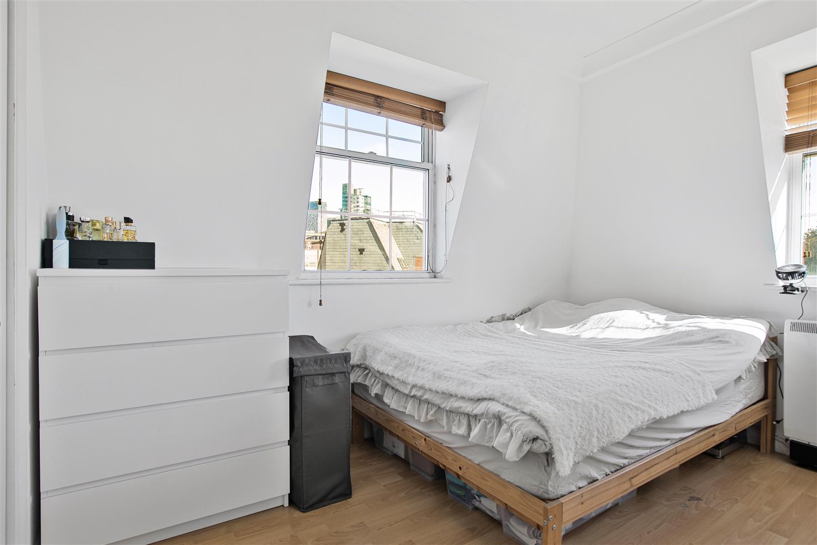 Flat Newington Causeway in Greater London