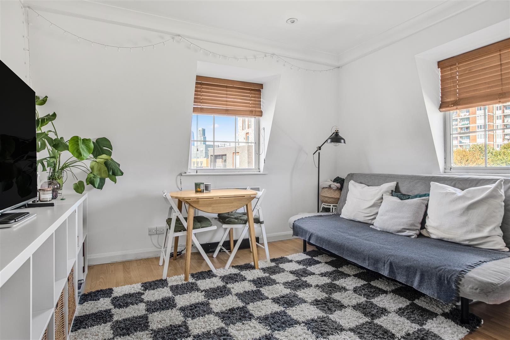 Flat Newington Causeway in Greater London