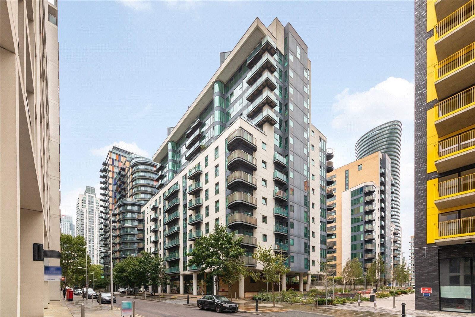 Flat Millharbour in Greater London