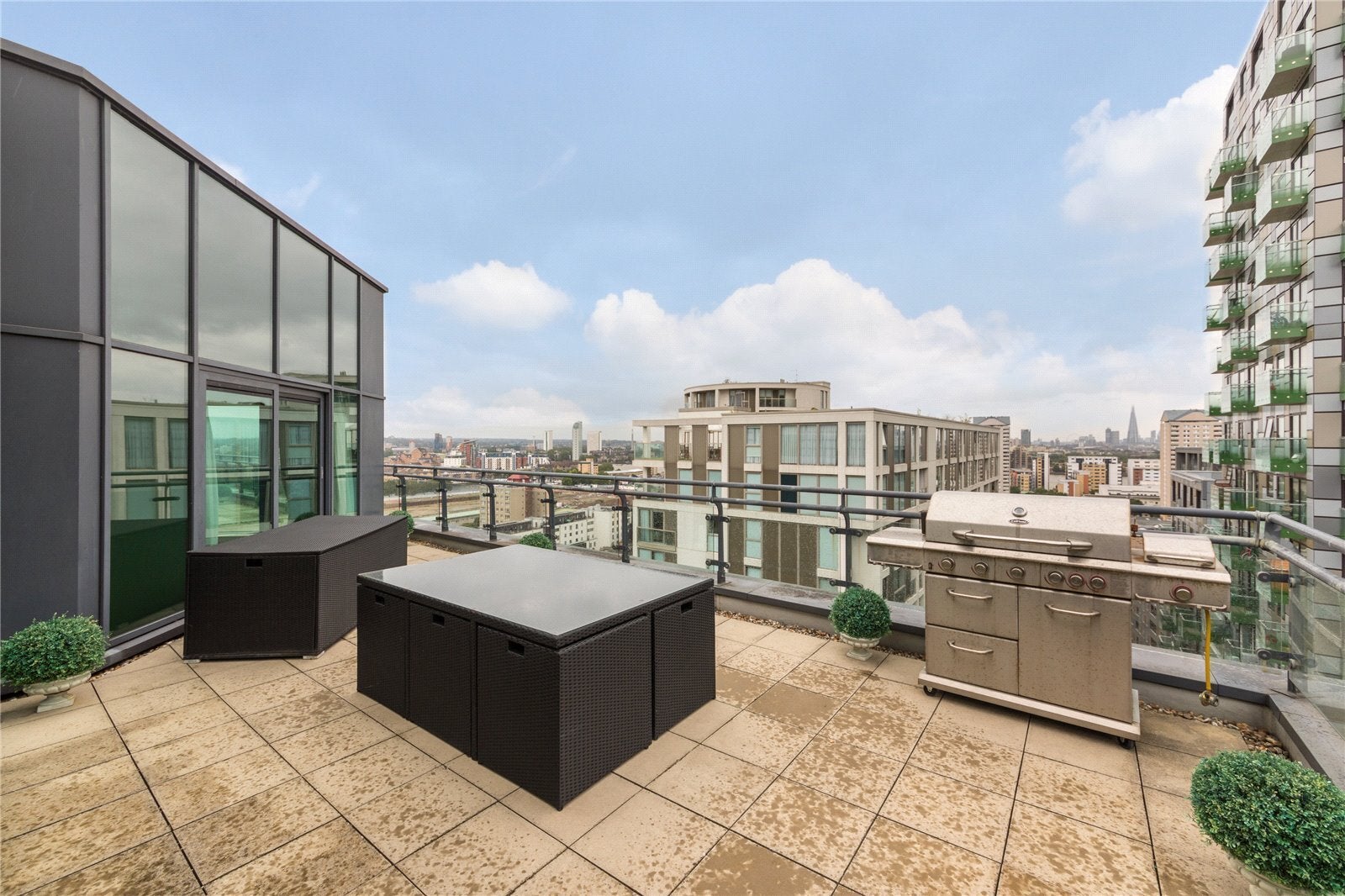 Flat Millharbour in Greater London