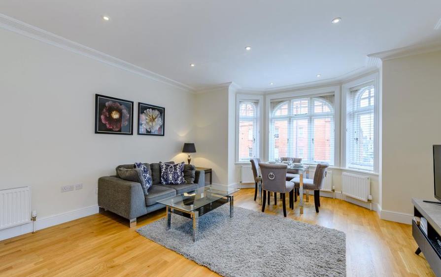Flat Montagu Mansions in City of Westminster