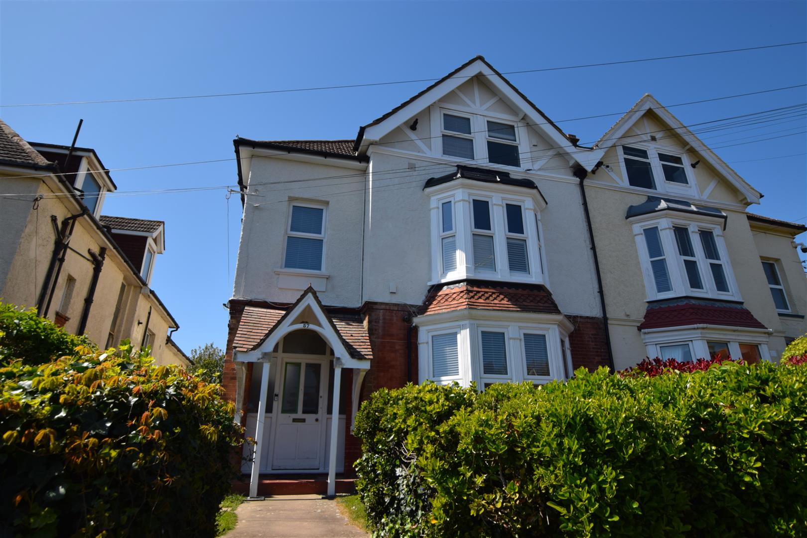 Flat Manor Road in Rother