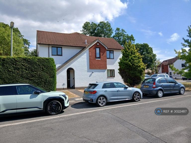 Flat Timbermill Court in Waverley