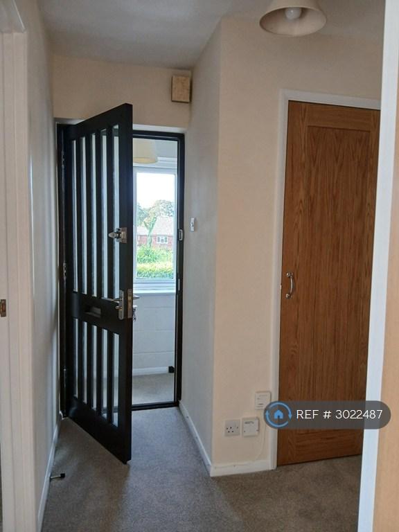 Flat Timbermill Court in Waverley