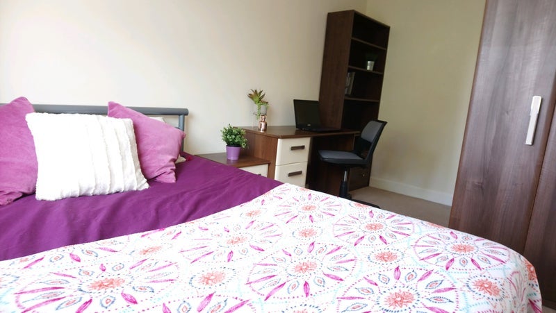 Room Melrose Avenue in Nottingham