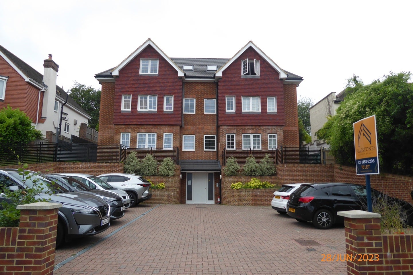 Flat Riddlesdown Road in Greater London