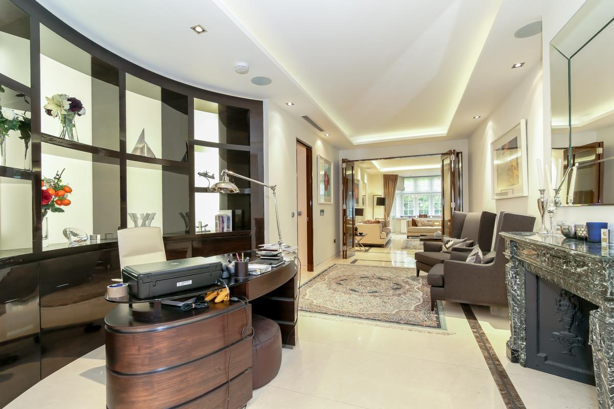 Flat Knightsbridge in City of Westminster