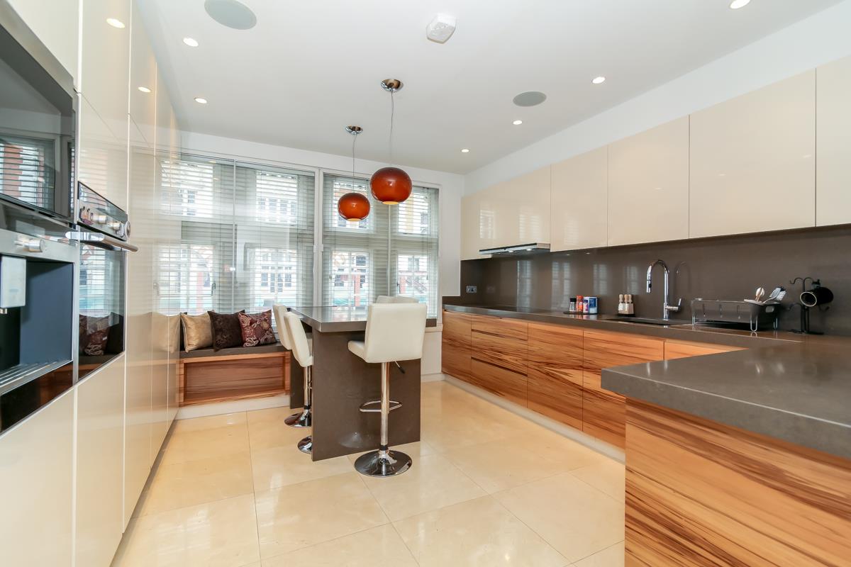 Flat Knightsbridge in City of Westminster
