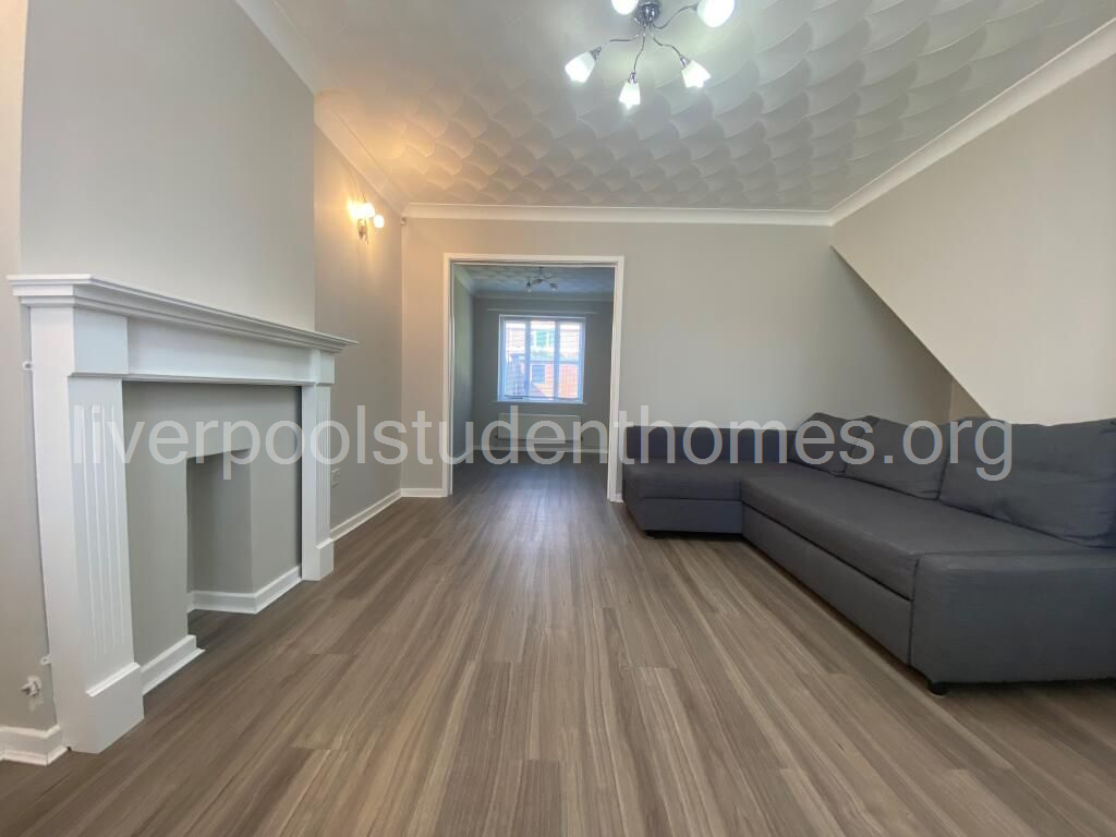 Room Shaw Street in Liverpool