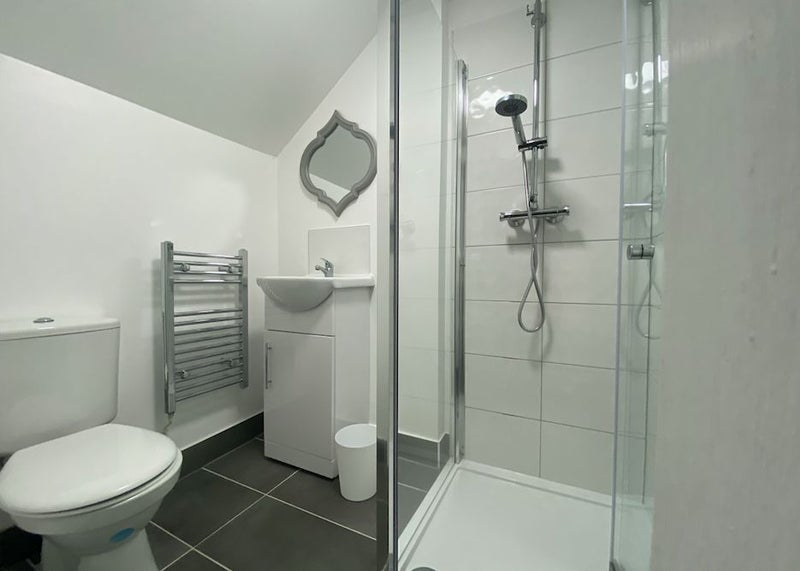 Room Laburnum Place in Bootle