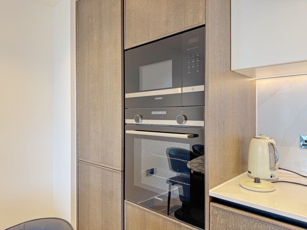 Flat Farringdon Road in Greater London