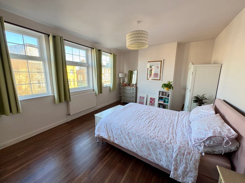 Flat Lordship Lane in Greater London