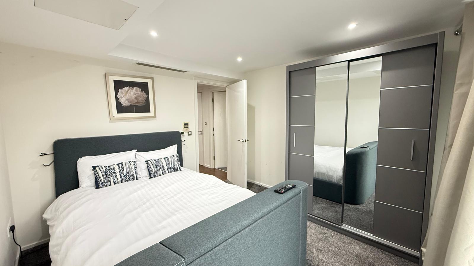 Flat Western Gateway in Greater London