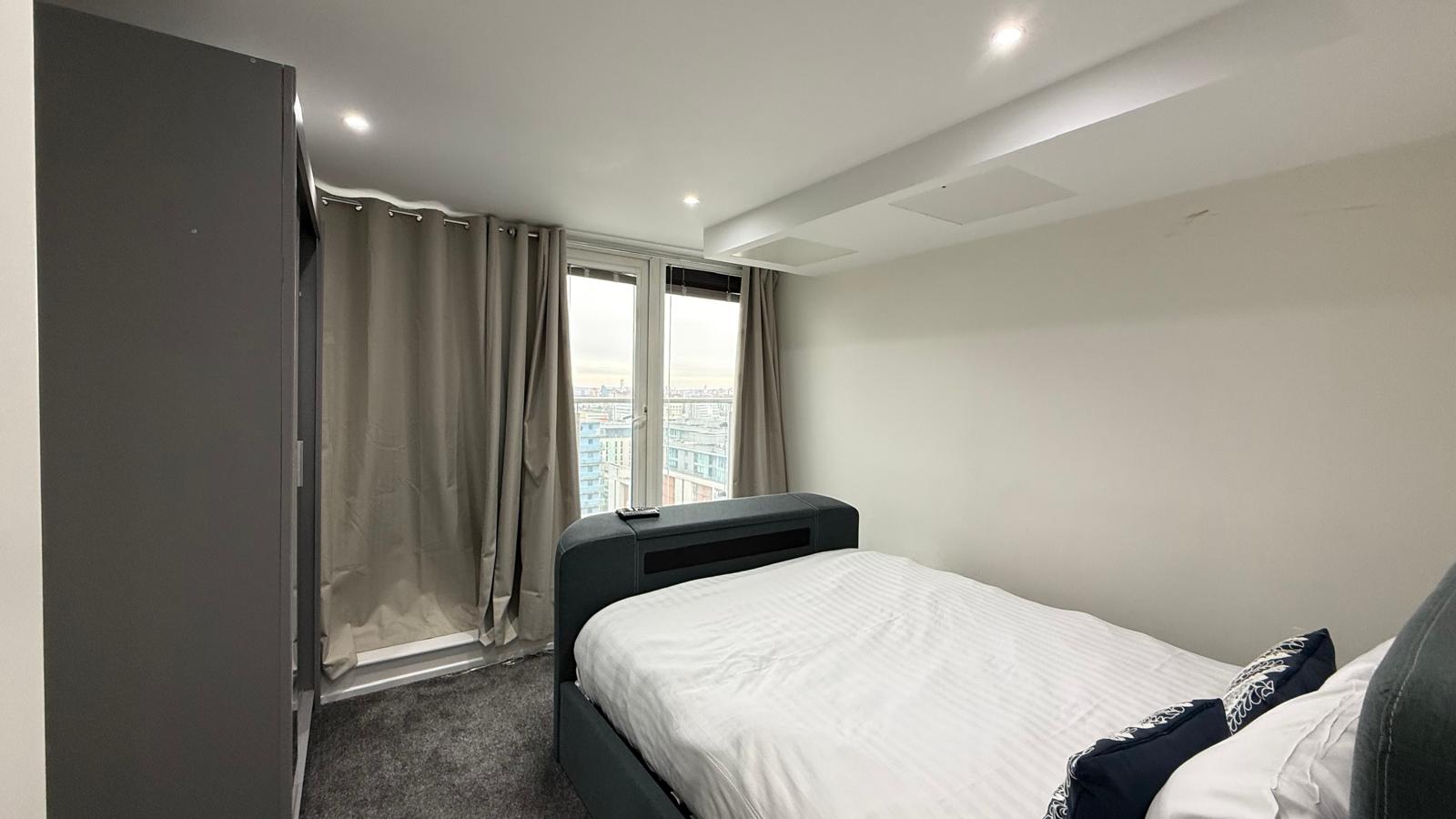 Flat Western Gateway in Greater London