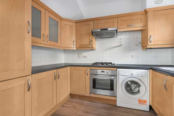 House Cephas Avenue in Greater London