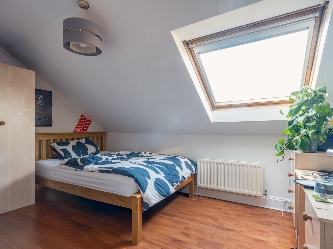 Room Dinsdale Road in Newcastle upon Tyne
