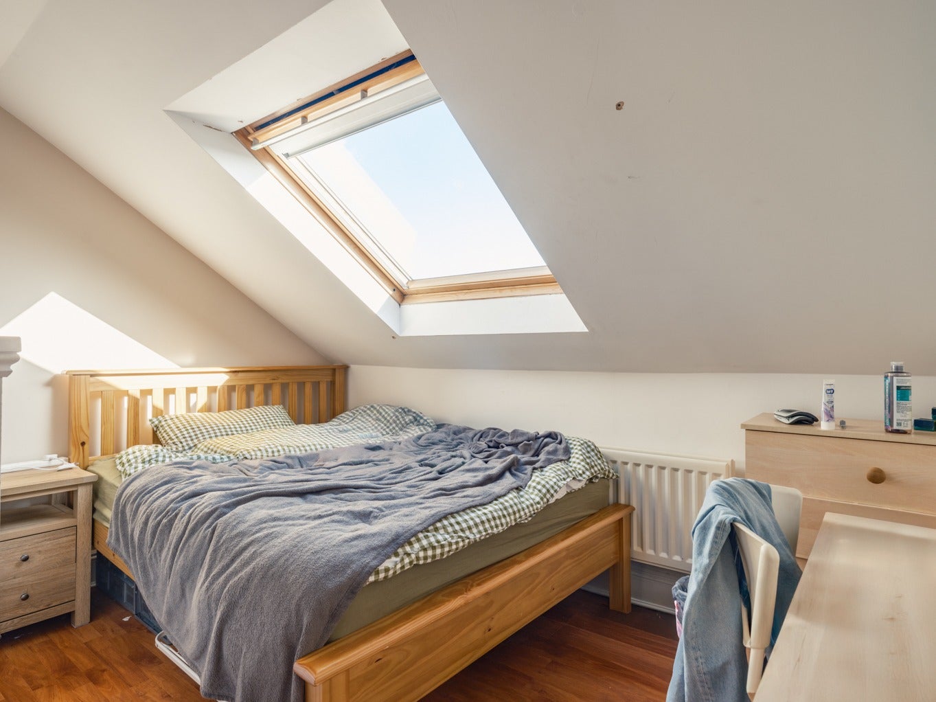 Room Dinsdale Road in Newcastle upon Tyne