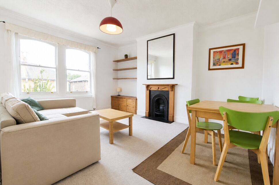 Flat Tressillian Road in Greater London