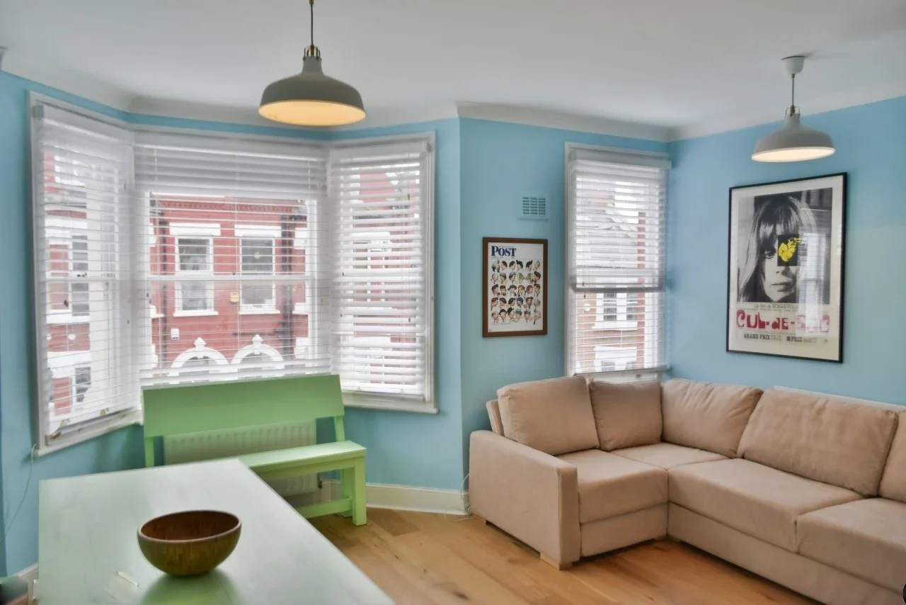 Flat Cotleigh Road in Greater London