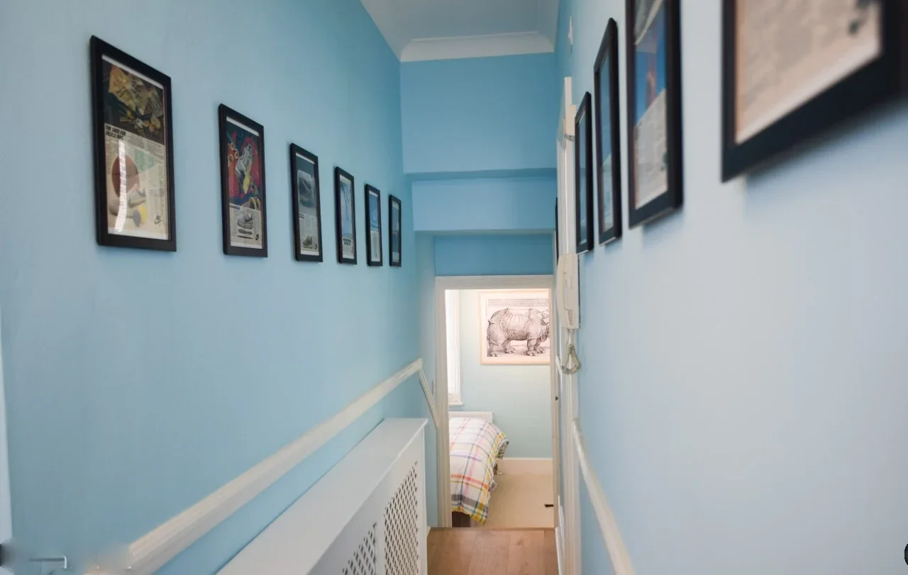 Flat Cotleigh Road in Greater London