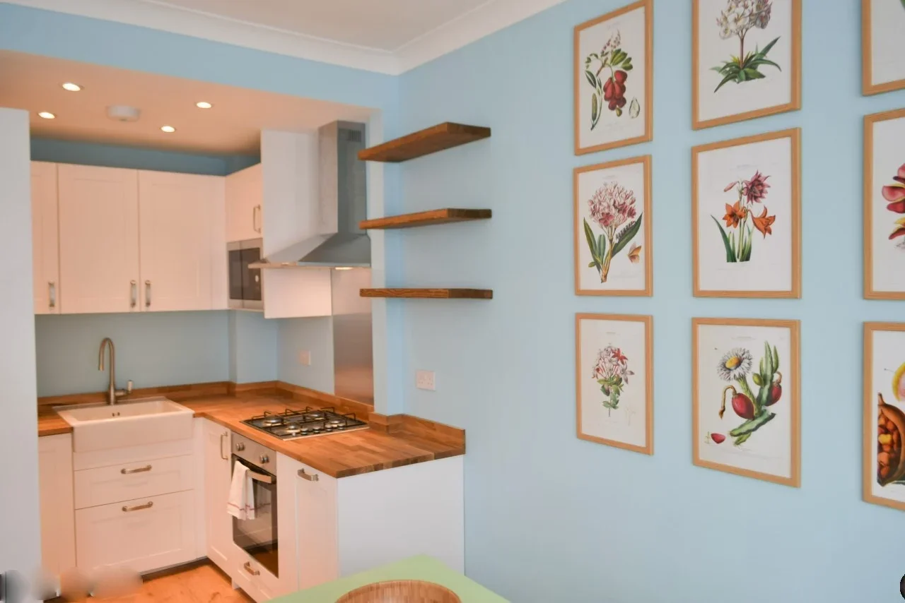 Flat Cotleigh Road in Greater London