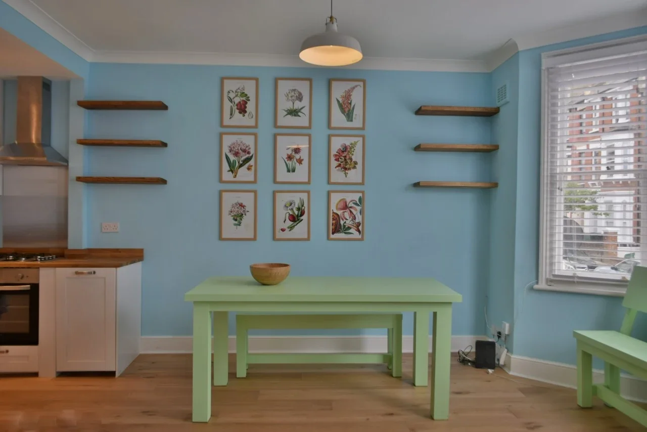 Flat Cotleigh Road in Greater London