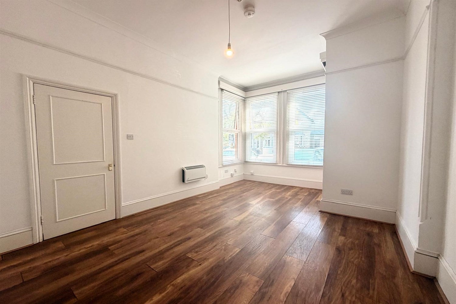 Flat Hermon Hill in Greater London