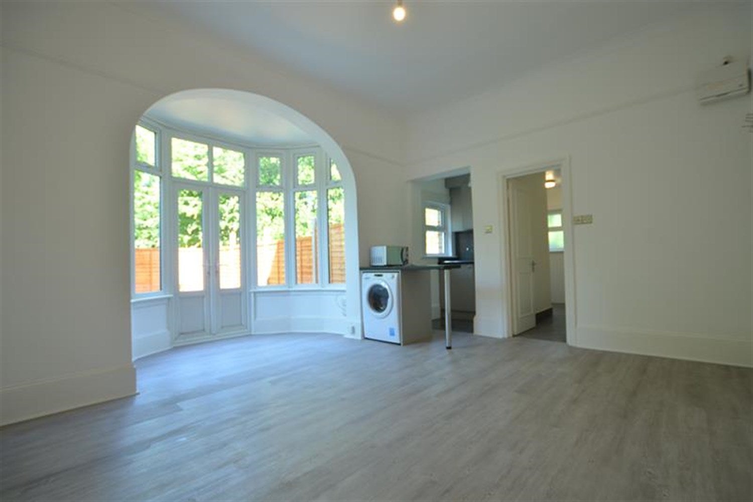 Flat Hermon Hill in Greater London