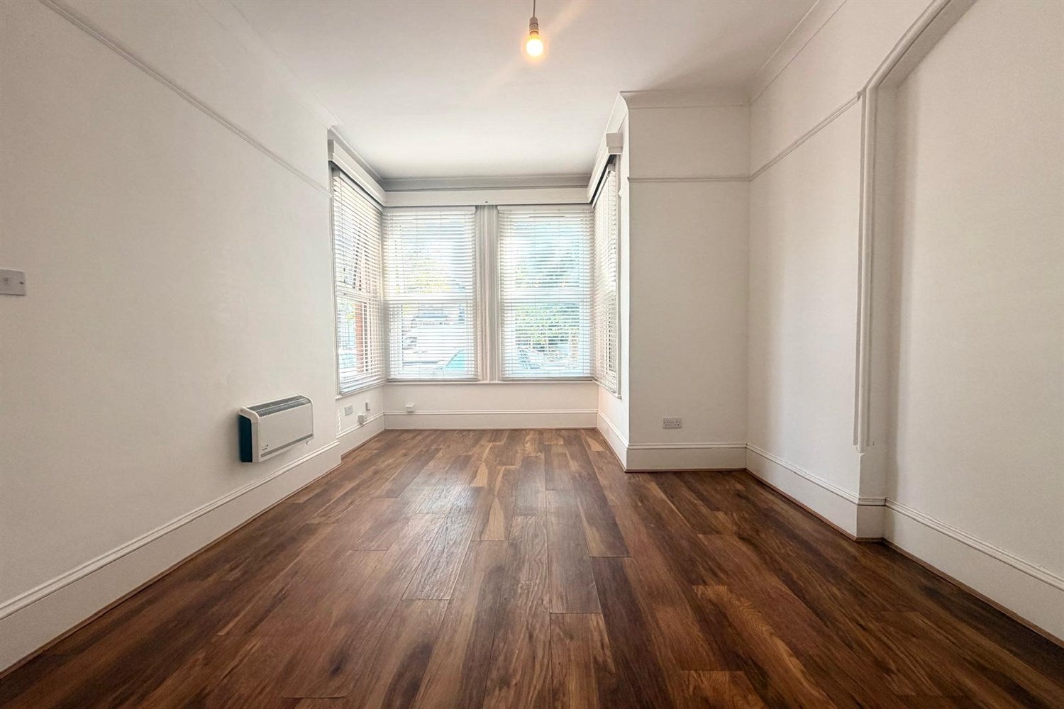 Flat Hermon Hill in Greater London
