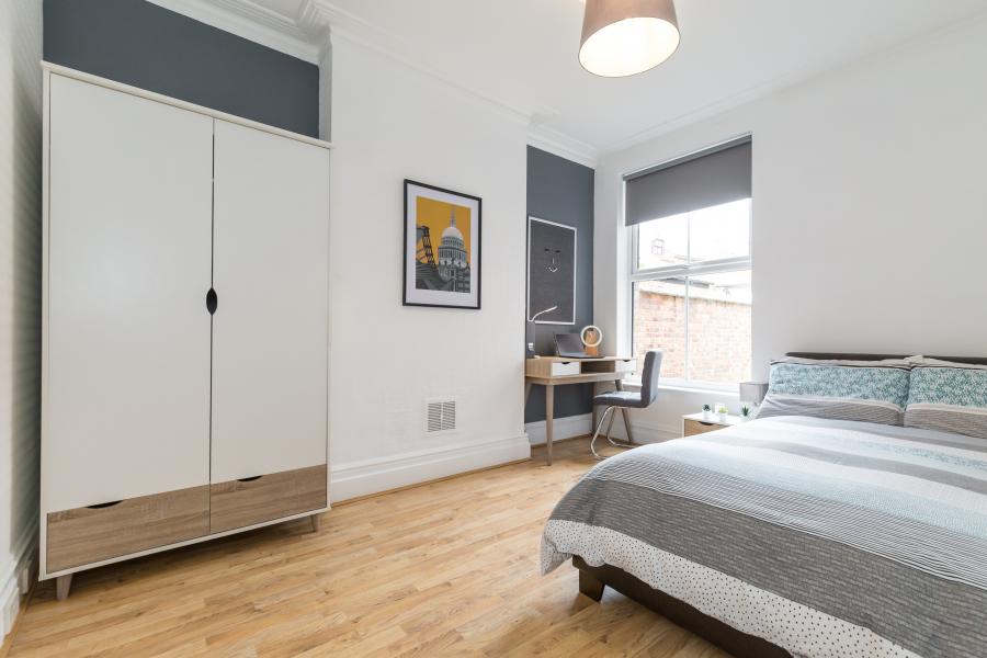 Room Broadway in Derby