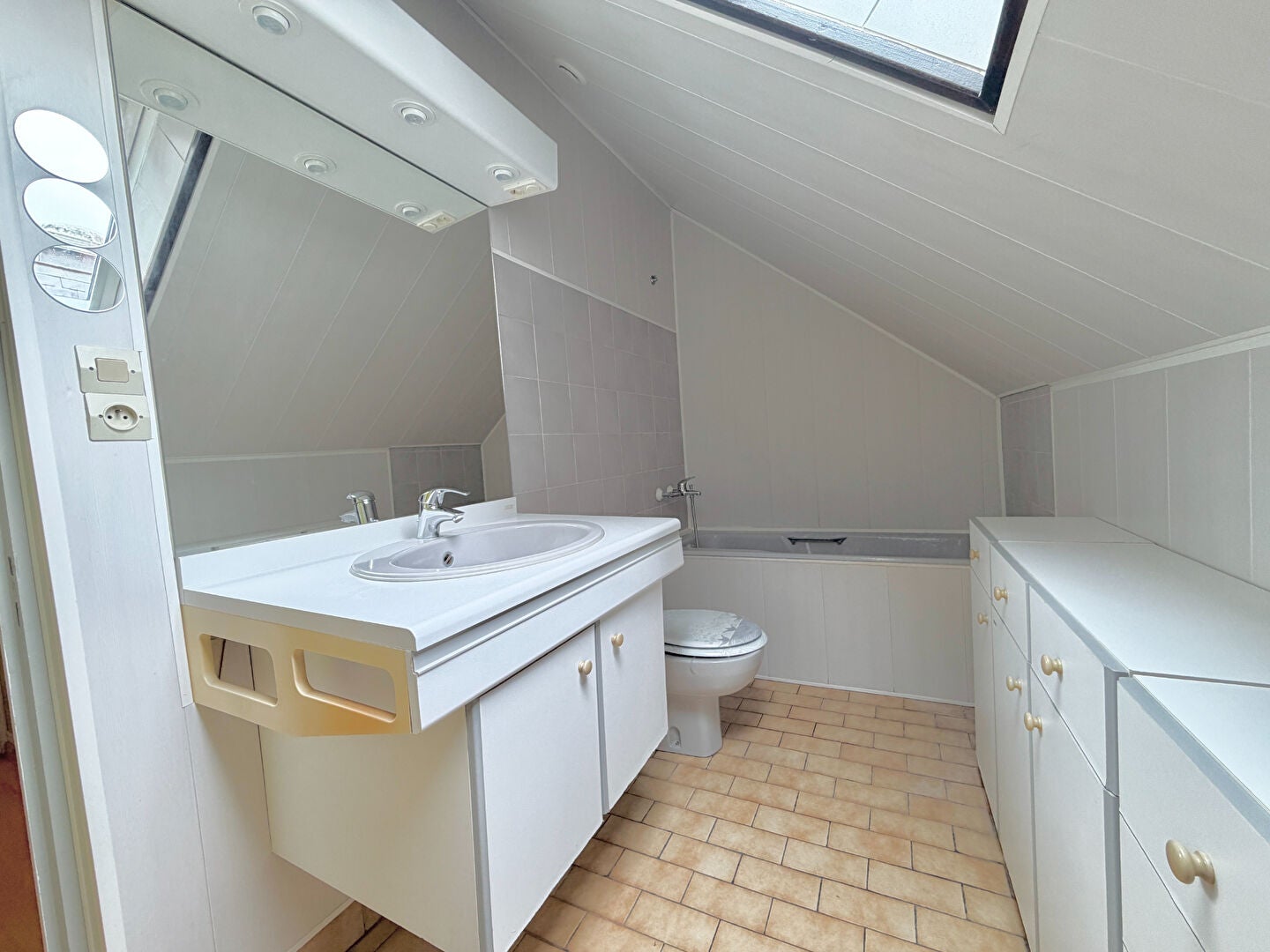 Flat Rue Pierre Corneille in Le Neubourg