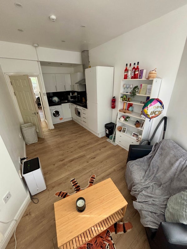 Flat Colum Road in Cardiff