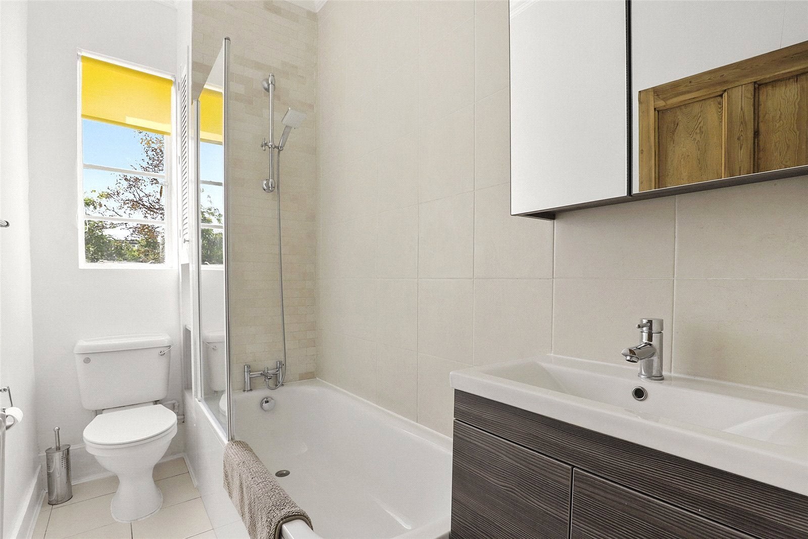 Flat Alma Square in City of Westminster
