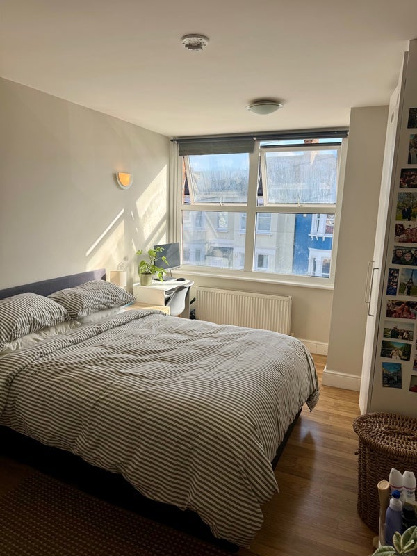 Room Harberson Road in Greater London