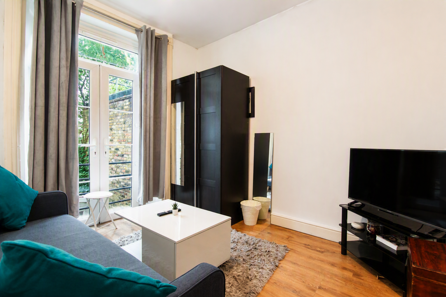 Flat York Grove in Greater London