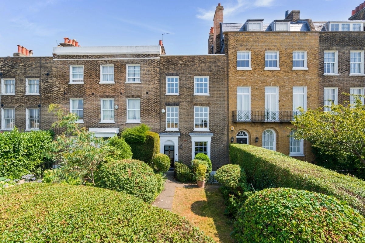 House Montpelier Row in Greater London