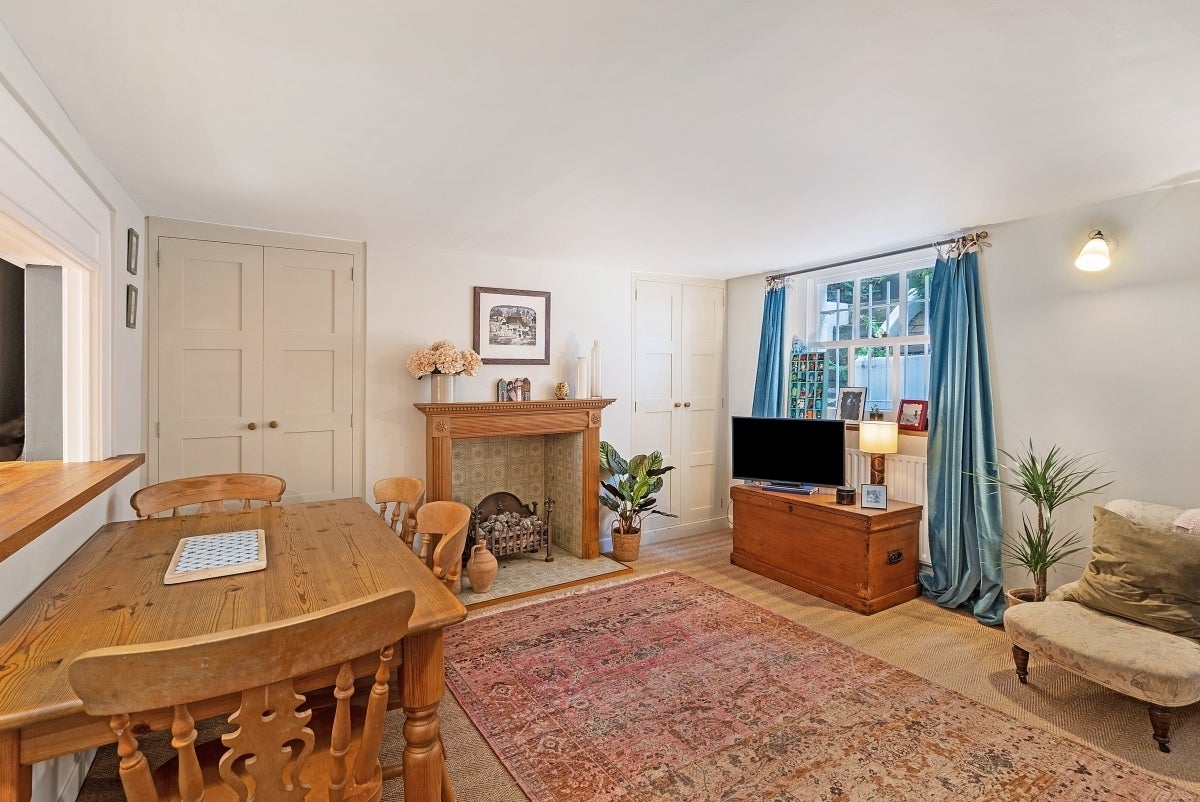 House Montpelier Row in Greater London