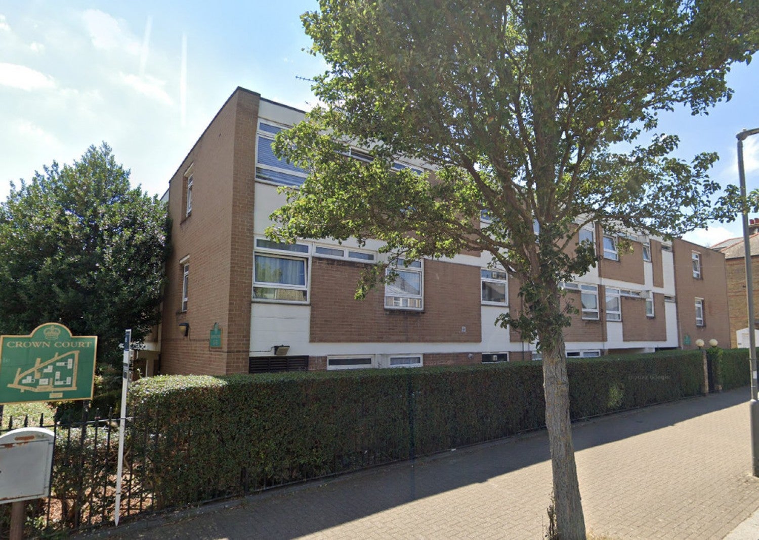Flat Quill Lane in Greater London