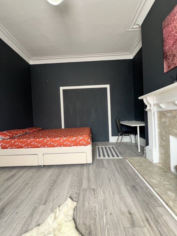 Room Rose Street in Sunderland