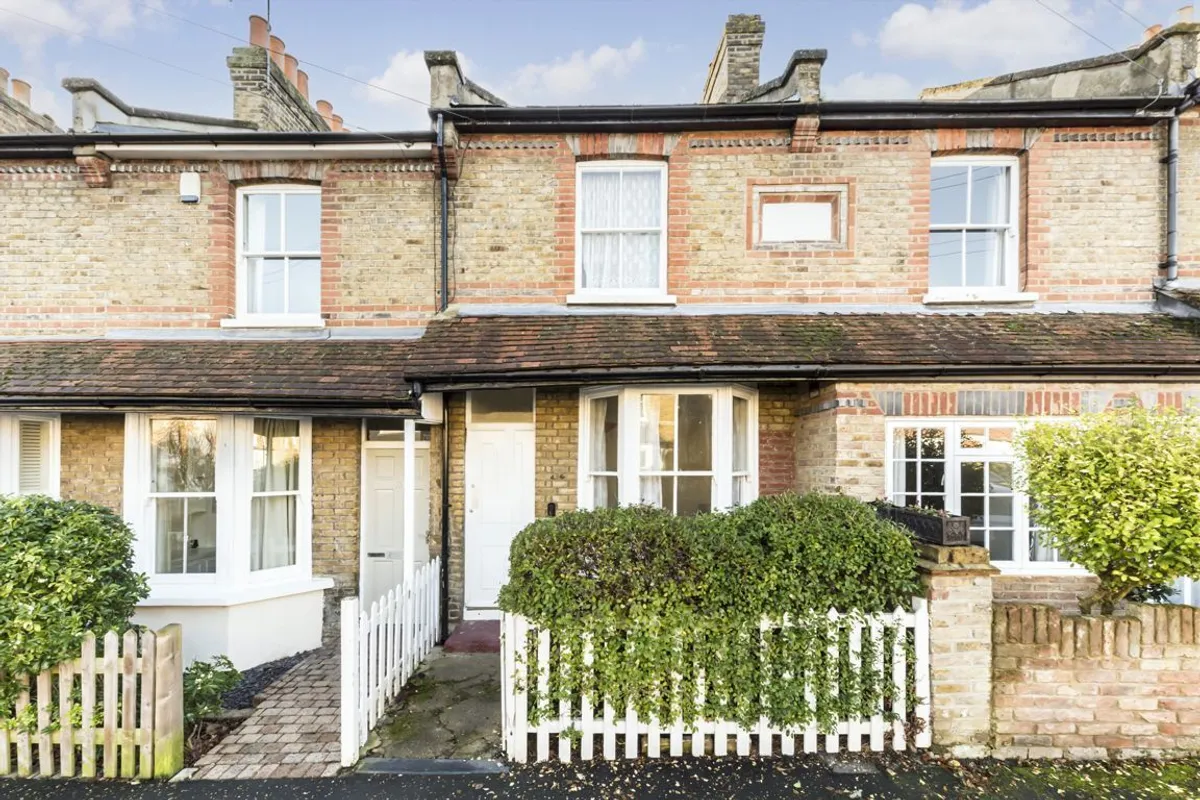 House Sunnyside Road in Greater London