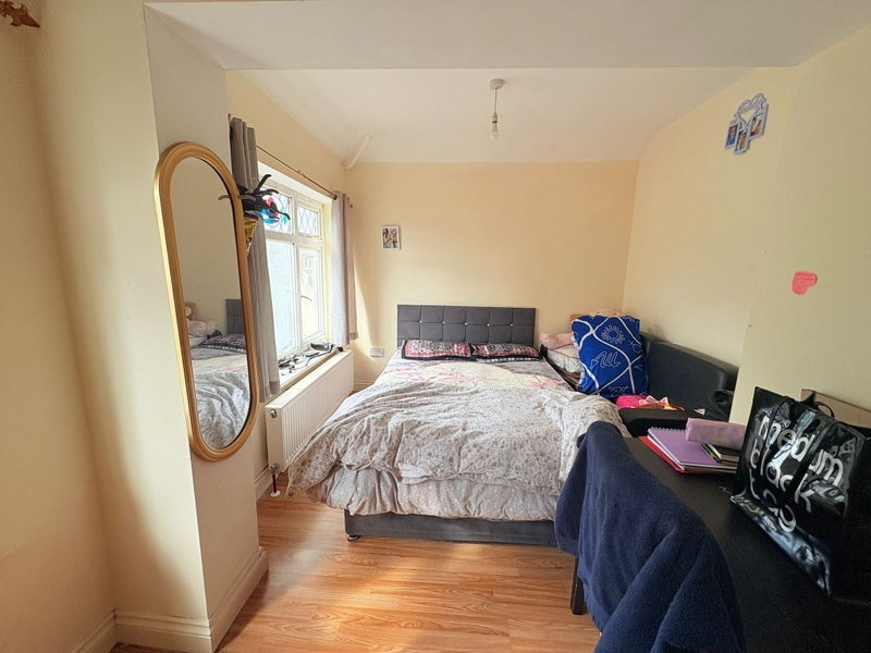 Room Latymer Road in Greater London