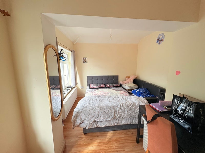 Room Latymer Road in Greater London