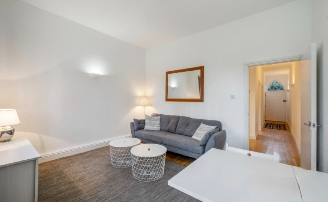 Flat Saint Matthew's Row in Greater London
