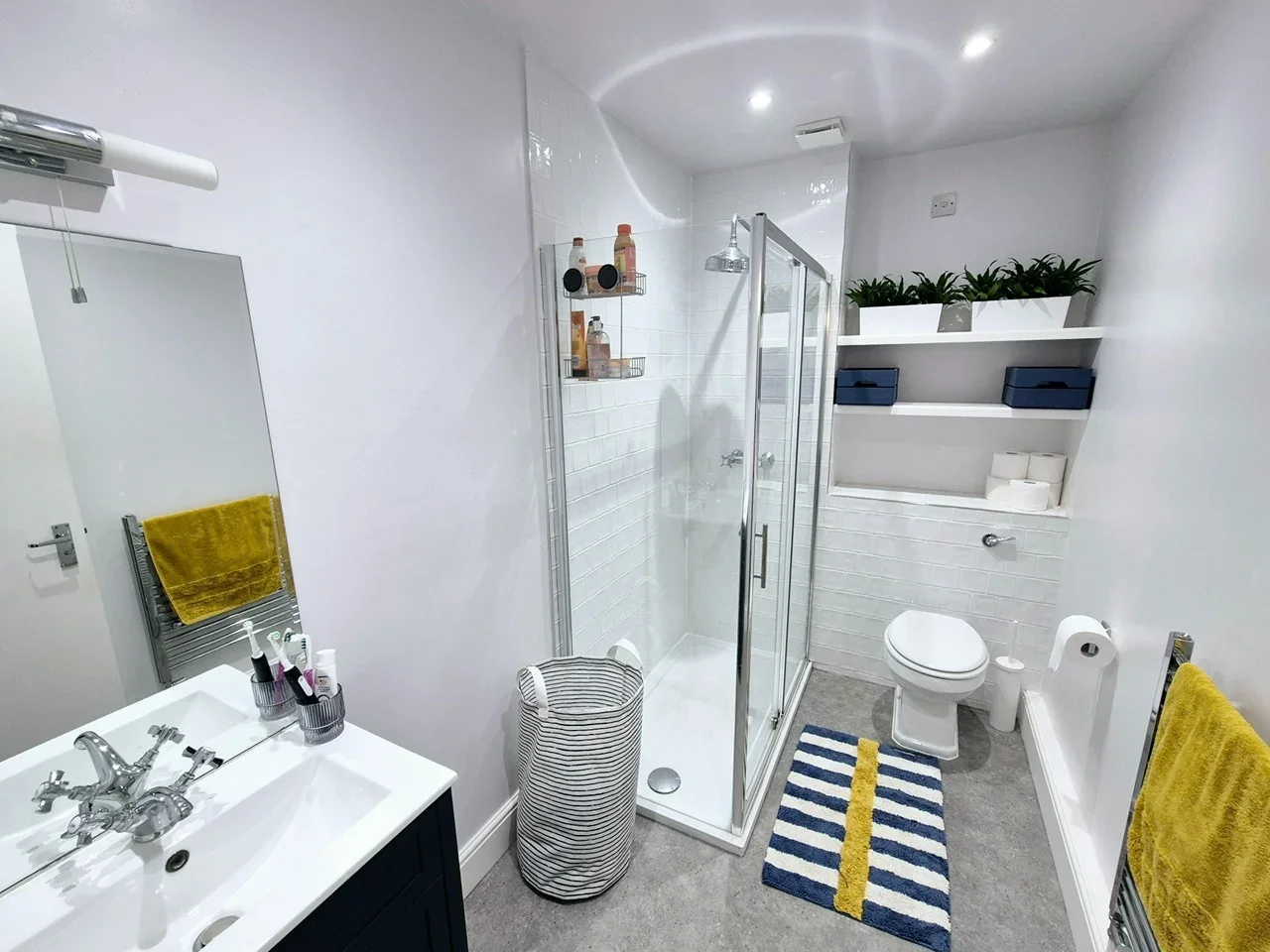 Flat Saint Matthew's Row in Greater London