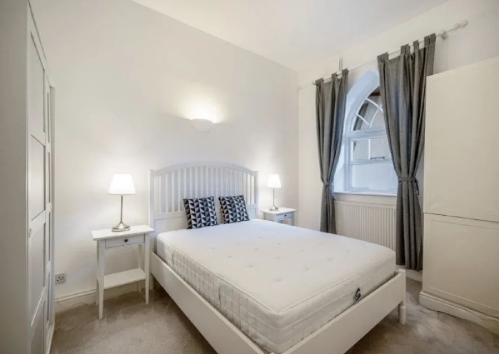 Flat Saint Matthew's Row in Greater London