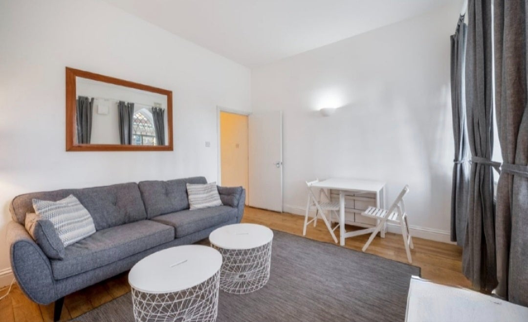 Flat Saint Matthew's Row in Greater London