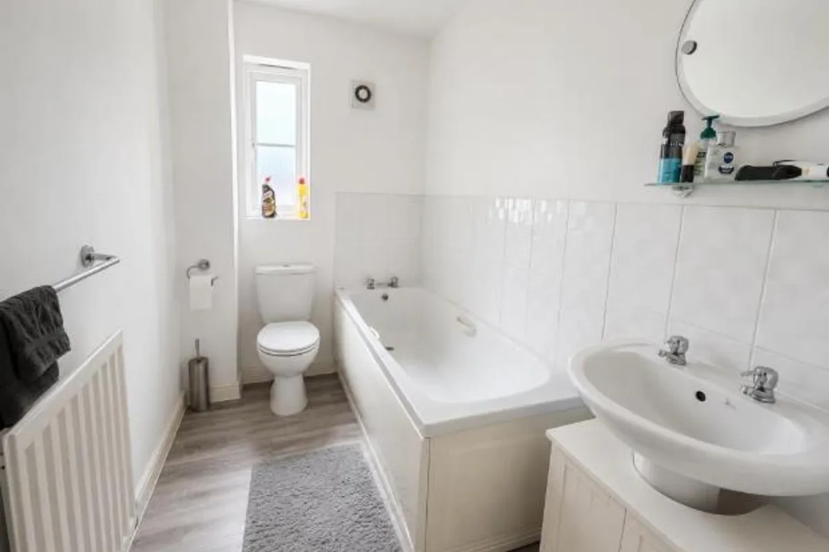 Flat Regal Place in Peterborough